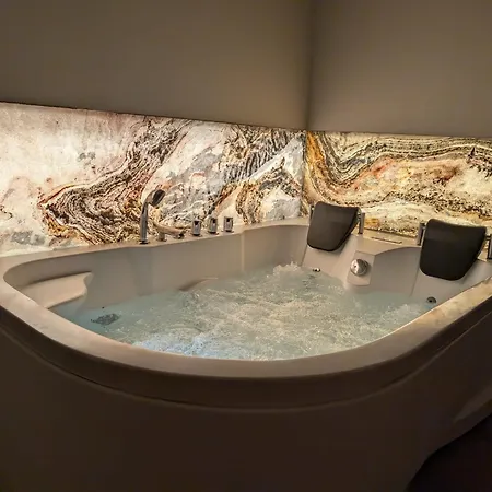 Loveroom Avec Jacuzzi Privatif * Vergeze