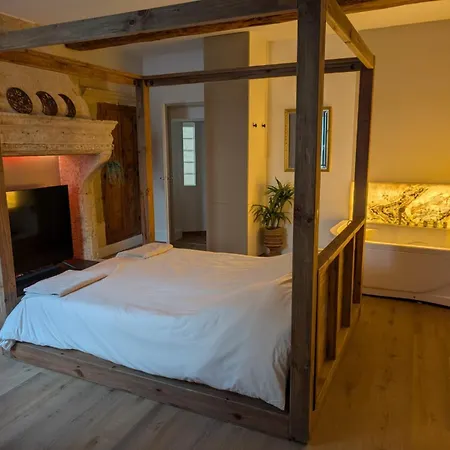 Apartment Loveroom Avec Jacuzzi Privatif Vergeze