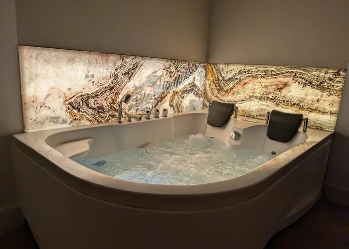 Avec Jacuzzi Privatif * Vergèze